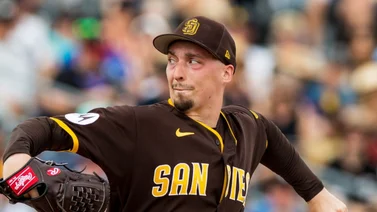 ¡Intratable! Blake Snell iguala una marca de Pedro Martínez tras joya de pitcheo