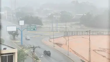 ¡Impactante! Rescatan a un niño en una cañada de Maracaibo tras fuertes lluvias en el Zulia (+ Detalles) ¡Impactante! Rescatan a un niño en una cañada de Maracaibo tras fuertes lluvias en el Zulia (+ Detalles)