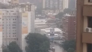 Usuarios reportan inundaciones en avenidas de La Gran Caracas tras las fuertes lluvias de este sábado (+Video) 