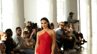 La polémica modelo Michell Roxana es la protagonista de las pasarelas en New York Fashion Week