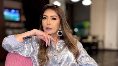 Scarlett Linares “La Guayanesa de oro” arriba a sus 54 años y bota la casa por la ventana 
