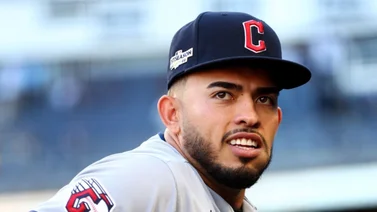 MLB: ¡Poder criollo! Gabriel Arias conecta particular jonrón contra los Reales de Kansas City (+Video)