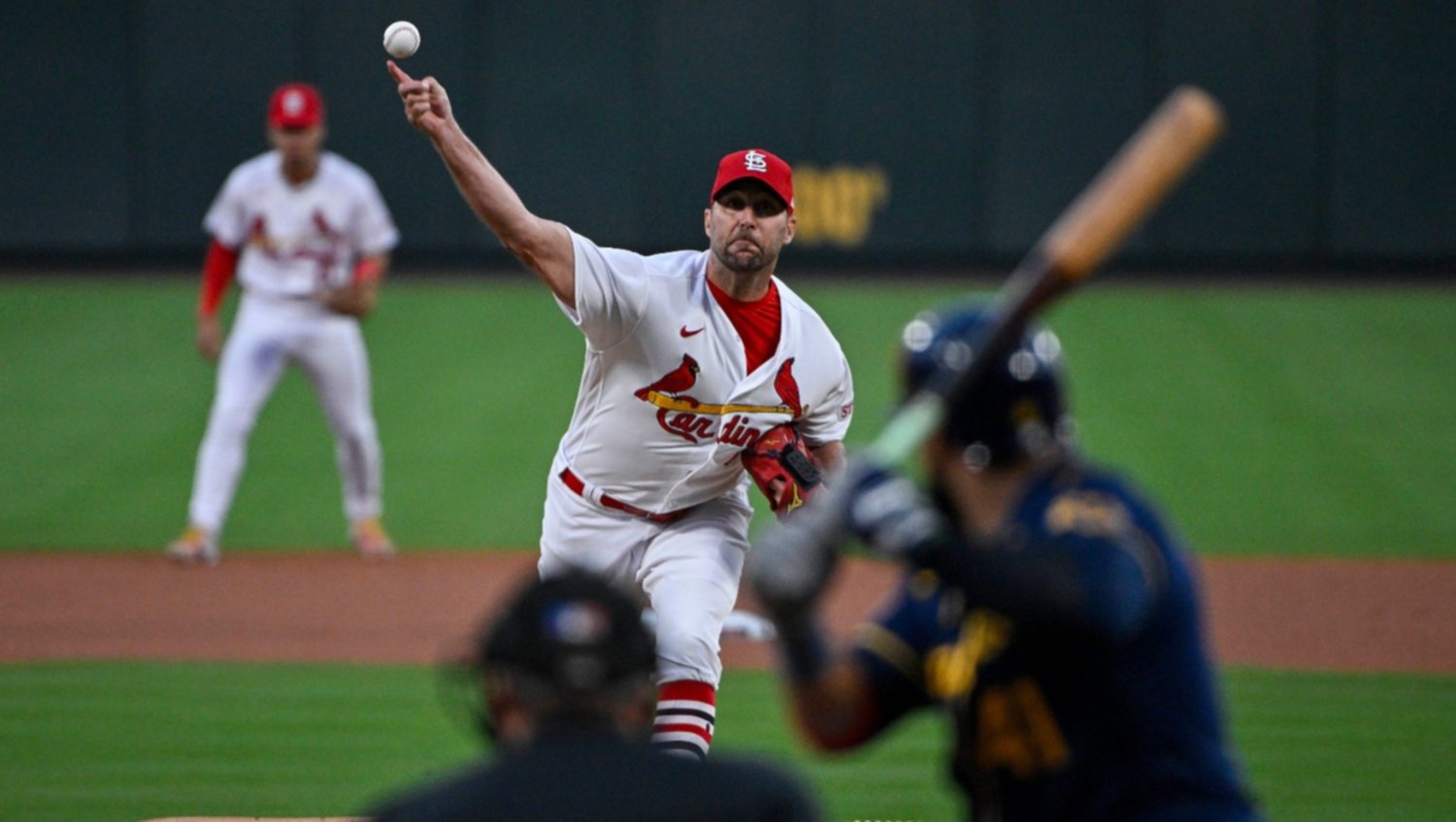 Wainwright llega a 200 victorias en su carrera; Cardenales vence por 1-0 a  Cerveceros