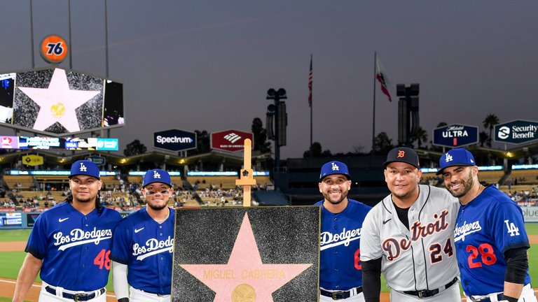 MLB: Los Dodgers ofrecen presentes a Miguel Cabrera (+Video)