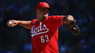 MLB: Fernando Cruz respondió en rol diferente