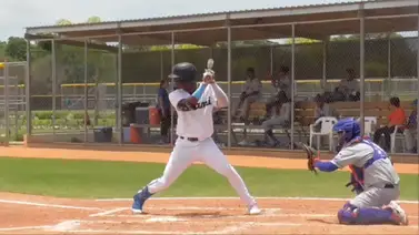 Lara juega en el campocorto y batea a la zurda Lara juega en el campocorto y batea a la zurda