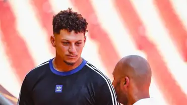 Patrick Mahomes se reúne con esta leyenda del beisbol y ve lo que le recuerda Patrick Mahomes se reúne con esta leyenda del beisbol y ve lo que le recuerda