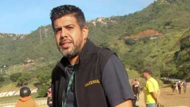 Jesús A. Romero da esta línea doble para cerrar el 5y6 en La Rinconada