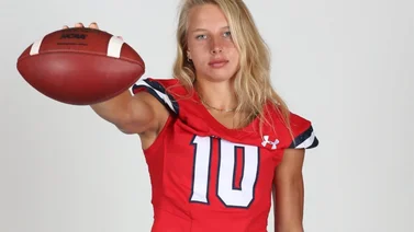 Haley Van Voorhis rompe el esquema dentro fútbol americano de la NCAA