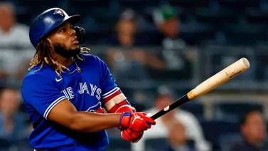 MLB: ¡Enorme! Vladimir Guerrero Jr. sacude largo batazo con sabor a postemporada (+Video)