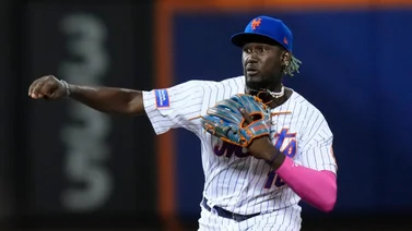 MLB: El novato Ronny Mauricio se luce con otra gran atrapada (+Video)