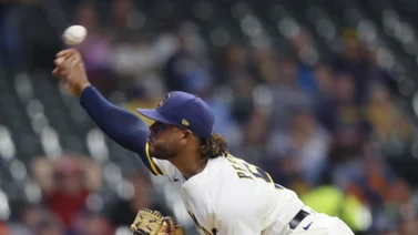 MLB: Freddy Peralta se unió a un grupo de dominicanos en este renglón