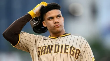 MLB: Alarma en San Diego, Juan Soto fue golpeado por un foul (+ Video)