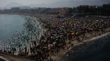 ¡Como patos al agua! Ola de calor desespera a los brasileños y esto fue lo que hicieron (+Video)