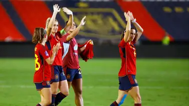 España celebra en casa su Copa del Mundo con goleada ante Suiza España celebra en casa su Copa del Mundo con goleada ante Suiza