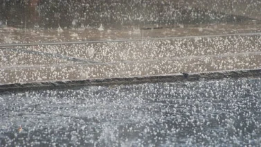 Así reportaron los usuarios en redes sociales la caída de granizo en la Gran Caracas (+Video)