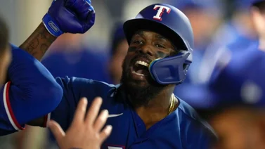 MLB: ¡Madero caliente! Adolis García se fue para la calle por segundo juego consecutivo (+Vídeo)