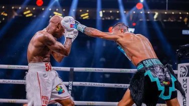 "El  Azteca" Barrios superó a Yordenis Ugás en pelea previa a la Cannelo-Charlo (+Video)
