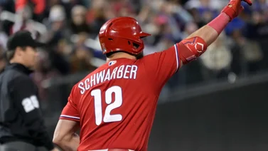MLB: Mira este curioso registro que deja Kyle Schwarber con su promedio en la temporada