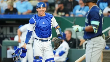 MLB: Freddy Fermín supera ampliamente a Salvador Pérez en esta estadística