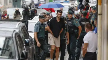 Así llegó Rafa Mir al juzgado tras ser custodiado por la Guardia Civil (+Video) Así llegó Rafa Mir al juzgado tras ser custodiado por la Guardia Civil (+Video)