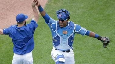 MLB: Salvador Pérez reafirma su calidad como receptor con una gran jugada (+Video)
