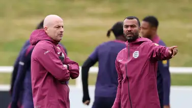 ¡Problemas en Inglaterra! Fanáticos estallan en contra del seleccionador interino por esta razón ¡Problemas en Inglaterra! Fanáticos estallan en contra del seleccionador interino por esta razón