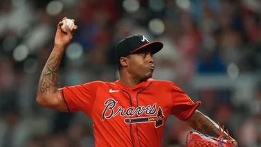 Raisel Iglesias amplía su racha sin permitir carreras y hace historia como cubano en MLB