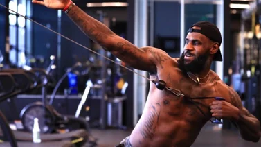 Conoce cuál es la rutina de entrenamiento de LeBron James que puedes seguir para mejorar tu físico (+Ejercicios)