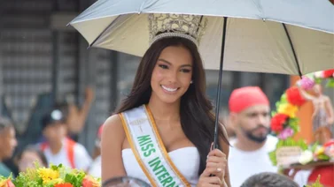  Sakra Guerrero Miss Venezuela Internacional impacta cantando "Guayabo Zarandeao" (+Video)
