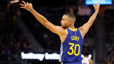 NBA: Stephen Curry se coloca entre los líderes de la liga en esta impresionante estadística 