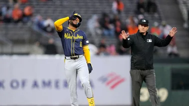 MLB: Jackson Chourio muestra sus cualidades ofensivas con esta jugada