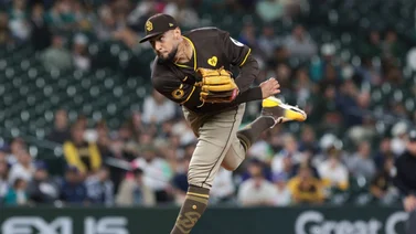 MLB: Robert Suárez suma otro salvado y escala puestos entre los mejores rescatistas (+Video)