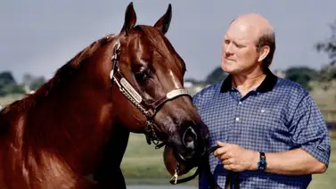 Inmortal de la NFL estudia volver a carreras de caballos como propietario Inmortal de la NFL estudia volver a carreras de caballos como propietario