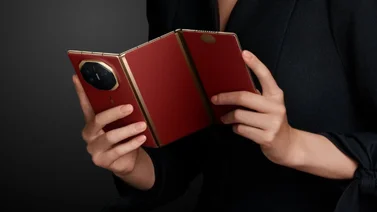 Huawei responde al iPhone 16 con el primer móvil plegable triple del mundo