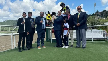 Miss Emmy galopa para quedarse con el Clásico Gelinotte en La Rinconada