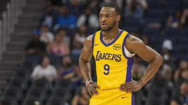 Camiseta de Bronny James es subastada por esta insólita cantidad de dólares
