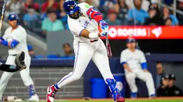 MLB: Vladimir Guerrero Jr. despierta con un soberbio cuadrangular en Arlington (+Video)