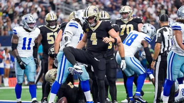 NFL: Derek Carr quarterback de New Orleans multado por esta insólita razón