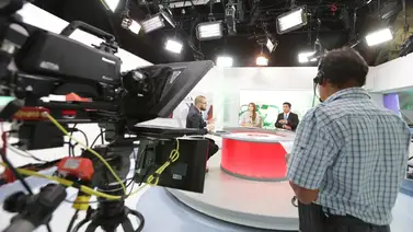 Presentadora de televisión se desmaya en vivo (+Video) Presentadora de televisión se desmaya en vivo (+Video)