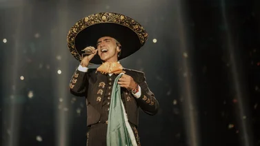 Alejandro Fernández "El Potrillo" sorprende a la “dueña de su corazón” con una serenata 