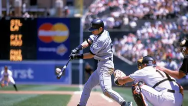 MLB: ¡Clase de brazo! Así fue la impresionante jugada de Ichiro Suzuki durante una exhibición en Japón MLB: ¡Clase de brazo! Así fue la impresionante jugada de Ichiro Suzuki durante una exhibición en Japón