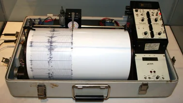Japón en alerta de tsunami luego de un fuerte terremoto 
