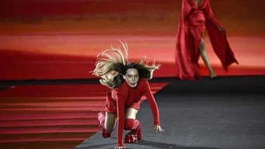 Belinda se cae en el escenario: Esta fue su reacción (+Video)