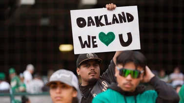 MLB: Así se despiden los fanáticos de los Atléticos de Oakland (+Video)