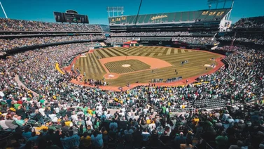 MLB: Fanáticos llenaron el Oakland Coliseum por última vez (+Fotos)