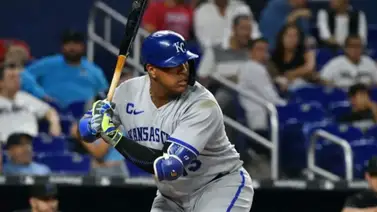 ¡A dos de los 300! Salvador Pérez empieza la jornada con este largo bambinazo (+video) ¡A dos de los 300! Salvador Pérez empieza la jornada con este largo bambinazo (+video)