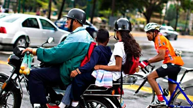 Nueva normativa del INTT: Prohibición del transporte de niños en motos