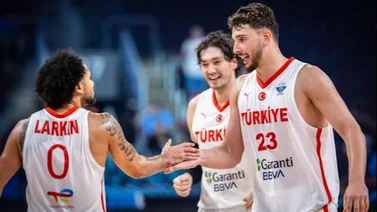 ¡Histórico! El jugador más joven con un triple-doble en la historia del EuroBasket