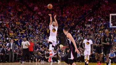 ¡Sonríe Curry! La NBA cambia esta regla para buscar mayor espectáculo  